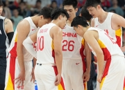 开云体育官方网站-奥运男篮场内激烈较量，硝烟弥漫