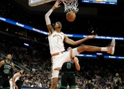 开云官方app入口-马刺逆转魔术，利拉德点燃赛场