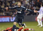 开云体育入口-布克主宰比赛走向，广东队对阵76人的跨洋篮球启示录