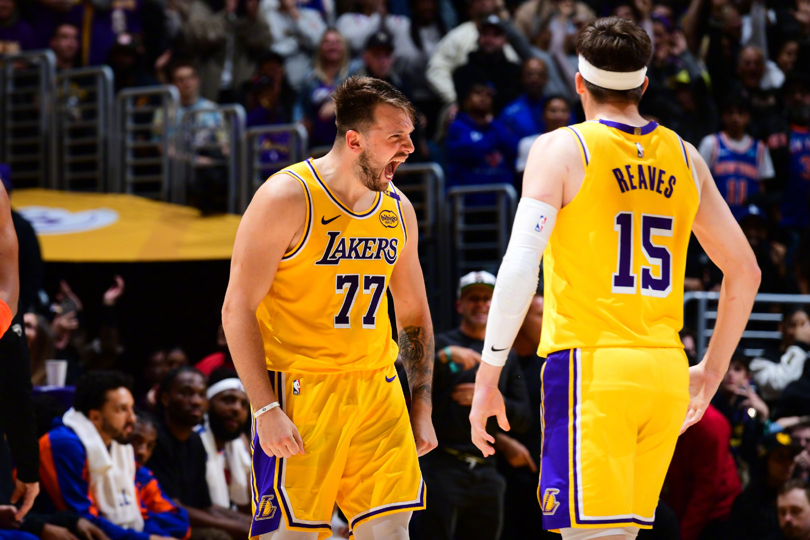 包含尼克斯力克希腊男篮，乔治三分雨点燃全场的词条