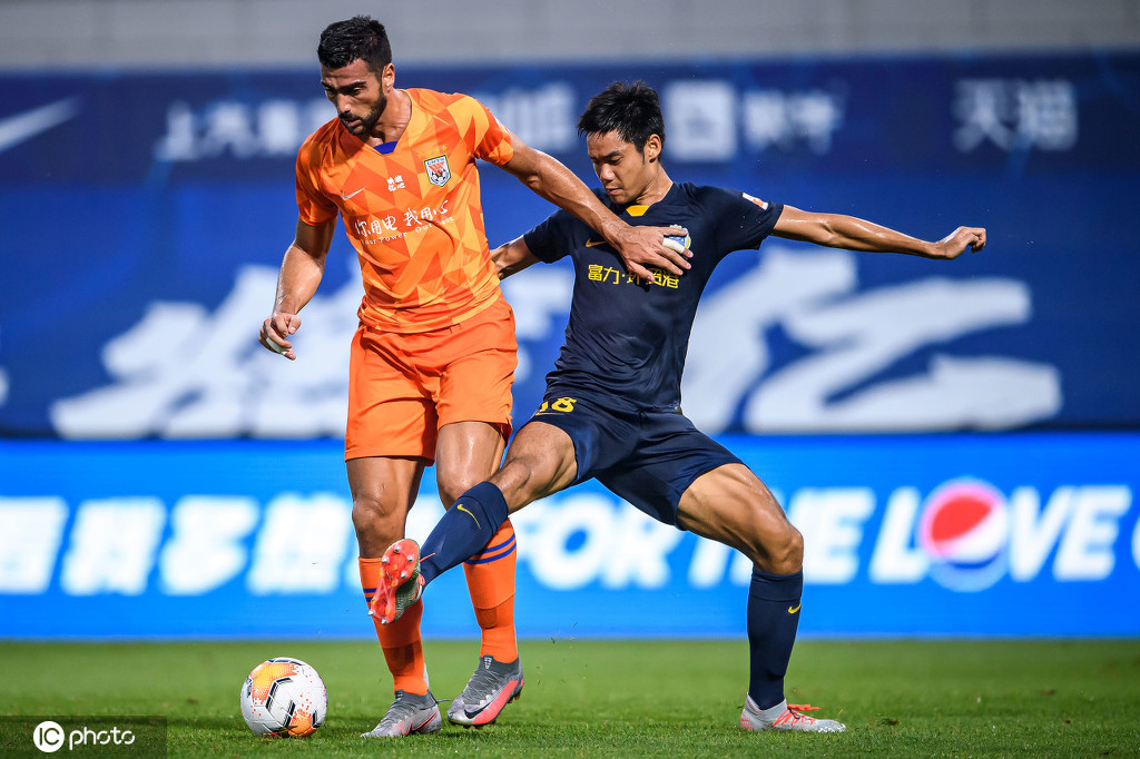 申花客场逼平建业，稳居中游位置的简单介绍