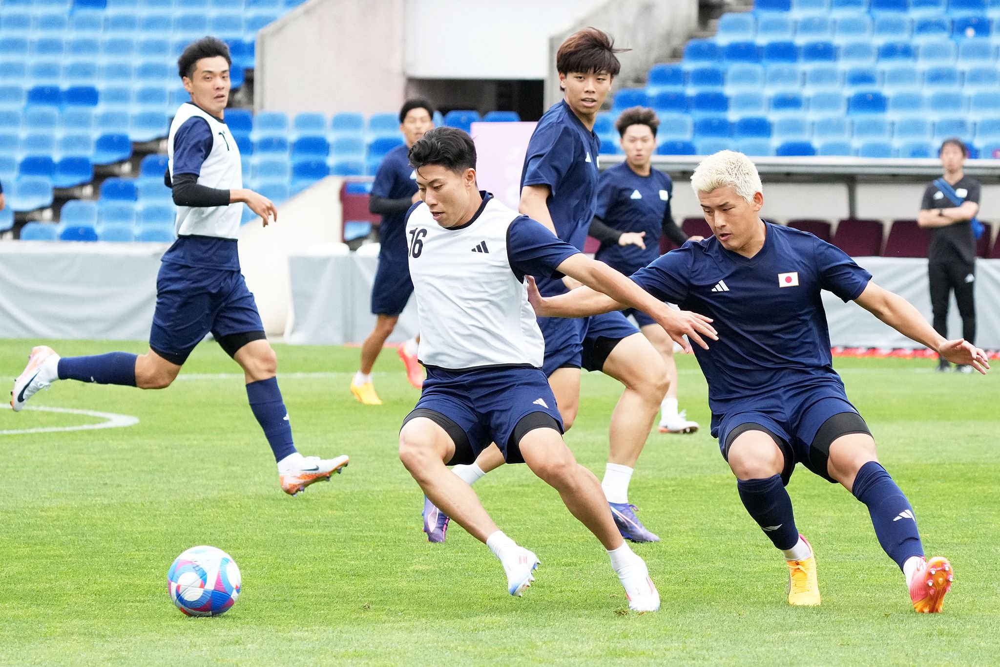 足球豪门全面备战，亚洲赛场风雨飘摇的简单介绍