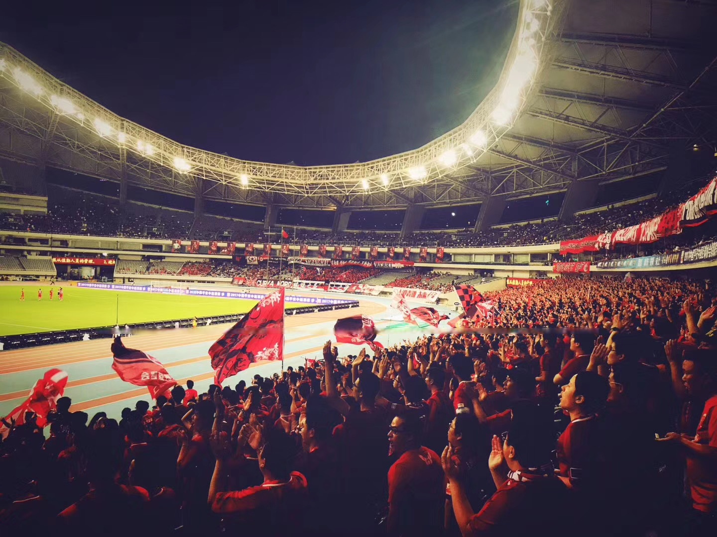 包含全明星球员闪耀赛场，激发球迷热情爆棚的词条