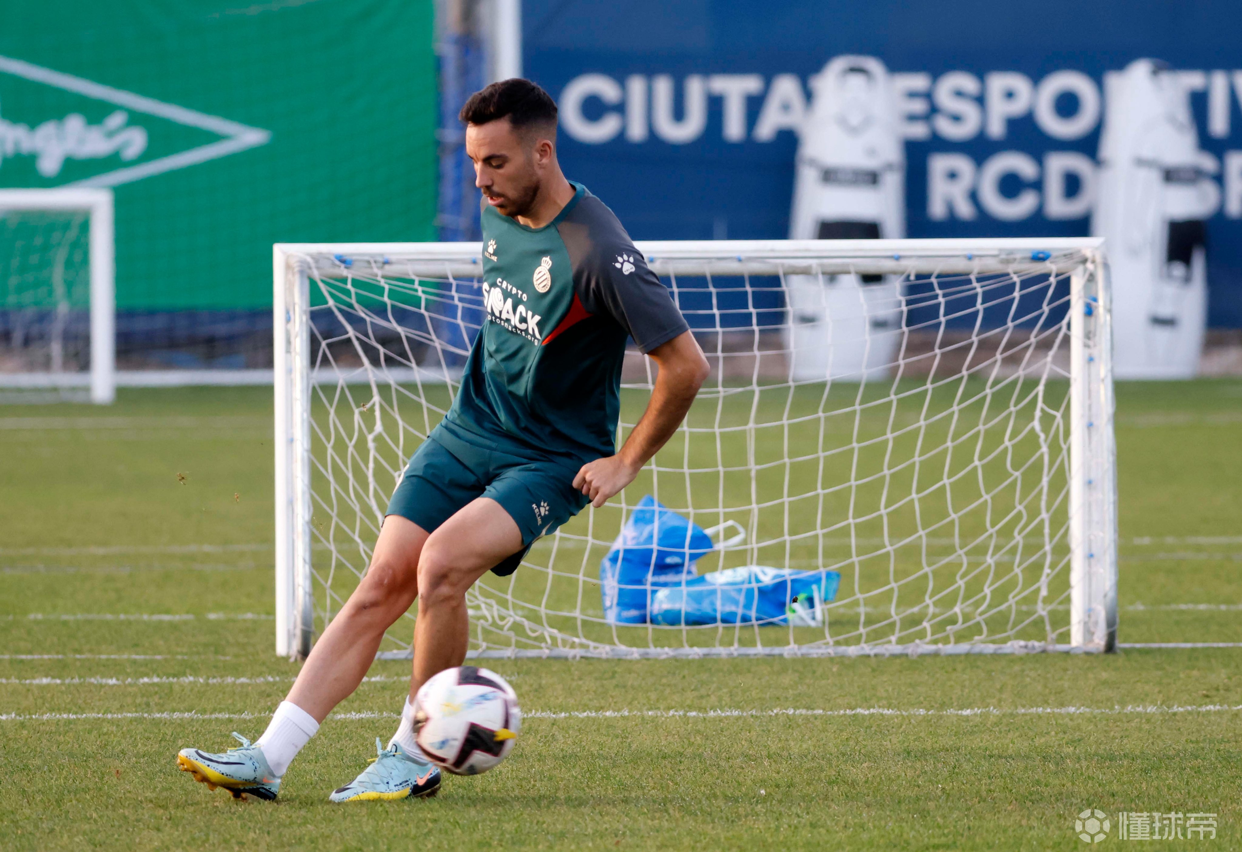 摩尔多瓦球员备战欧洲足球杯