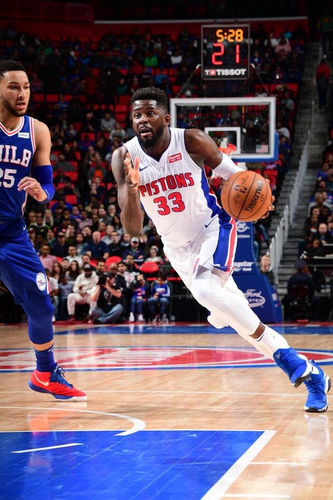 包含人客场战胜活塞取得两连胜，士气大振的词条