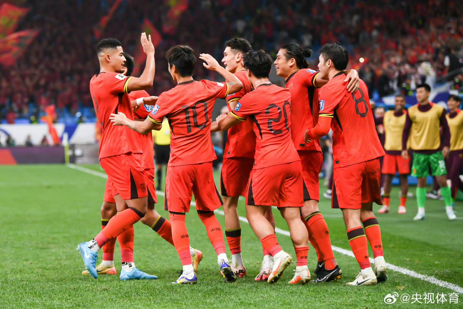 国内球队史上最佳表现，连战连捷晋级淘汰赛