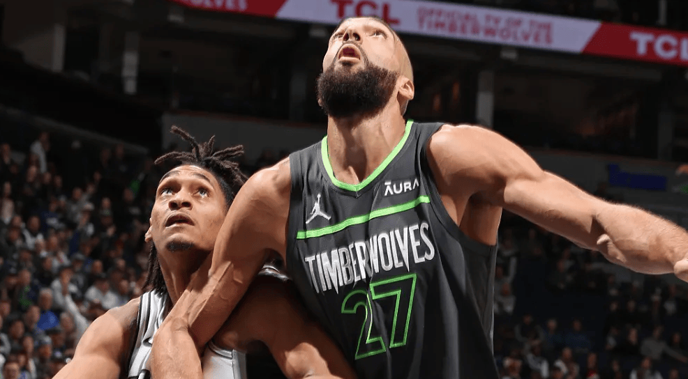 包含澳洲篮球联赛颁奖典礼，最佳球员花落谁家？的词条