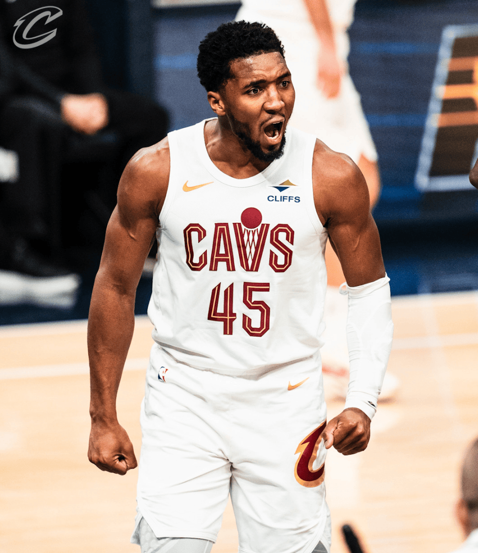 雄鹿力克步行者，米切尔惊艳世界