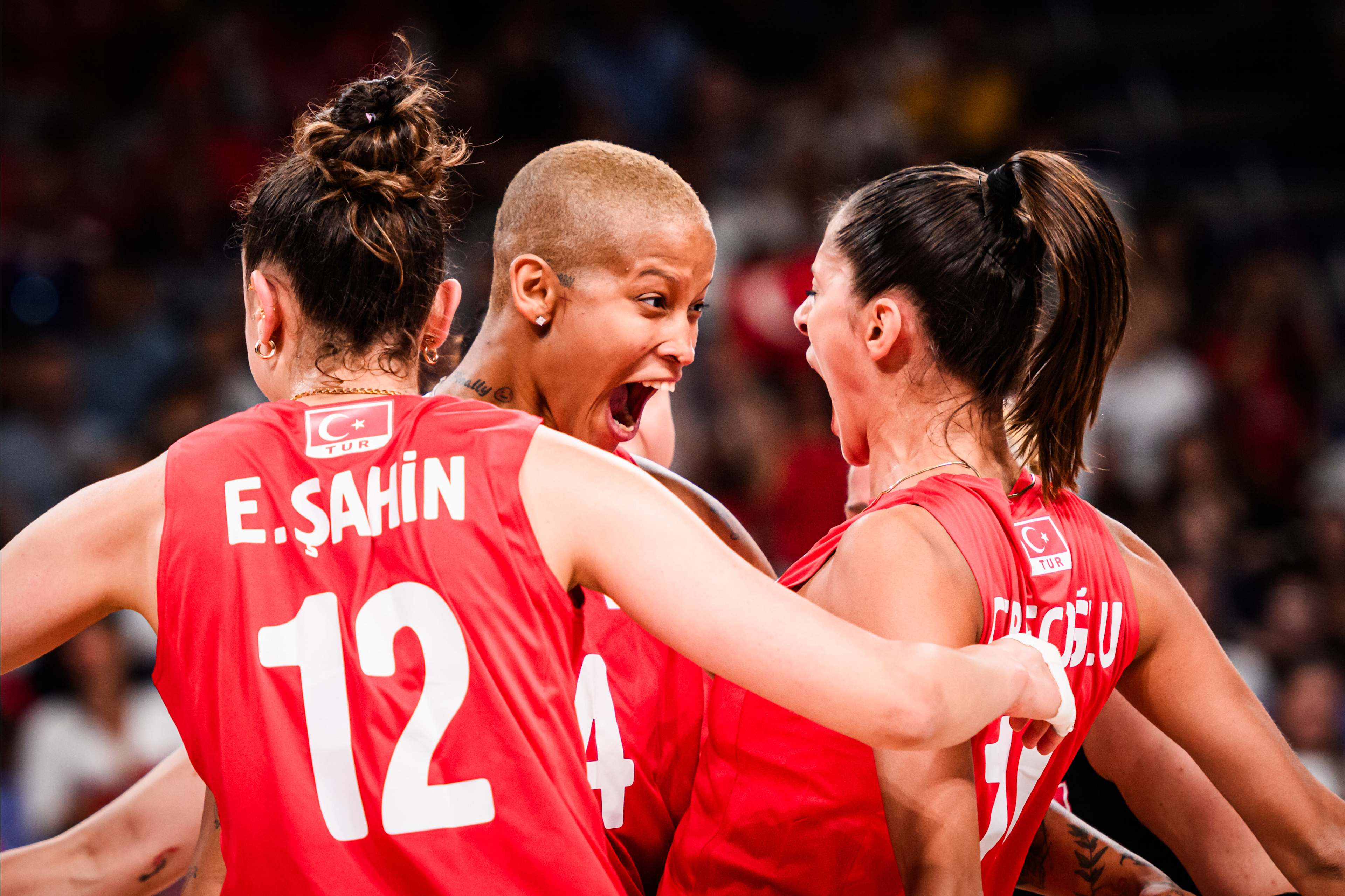 土耳其队客场比赛中击败对手，赢得胜利