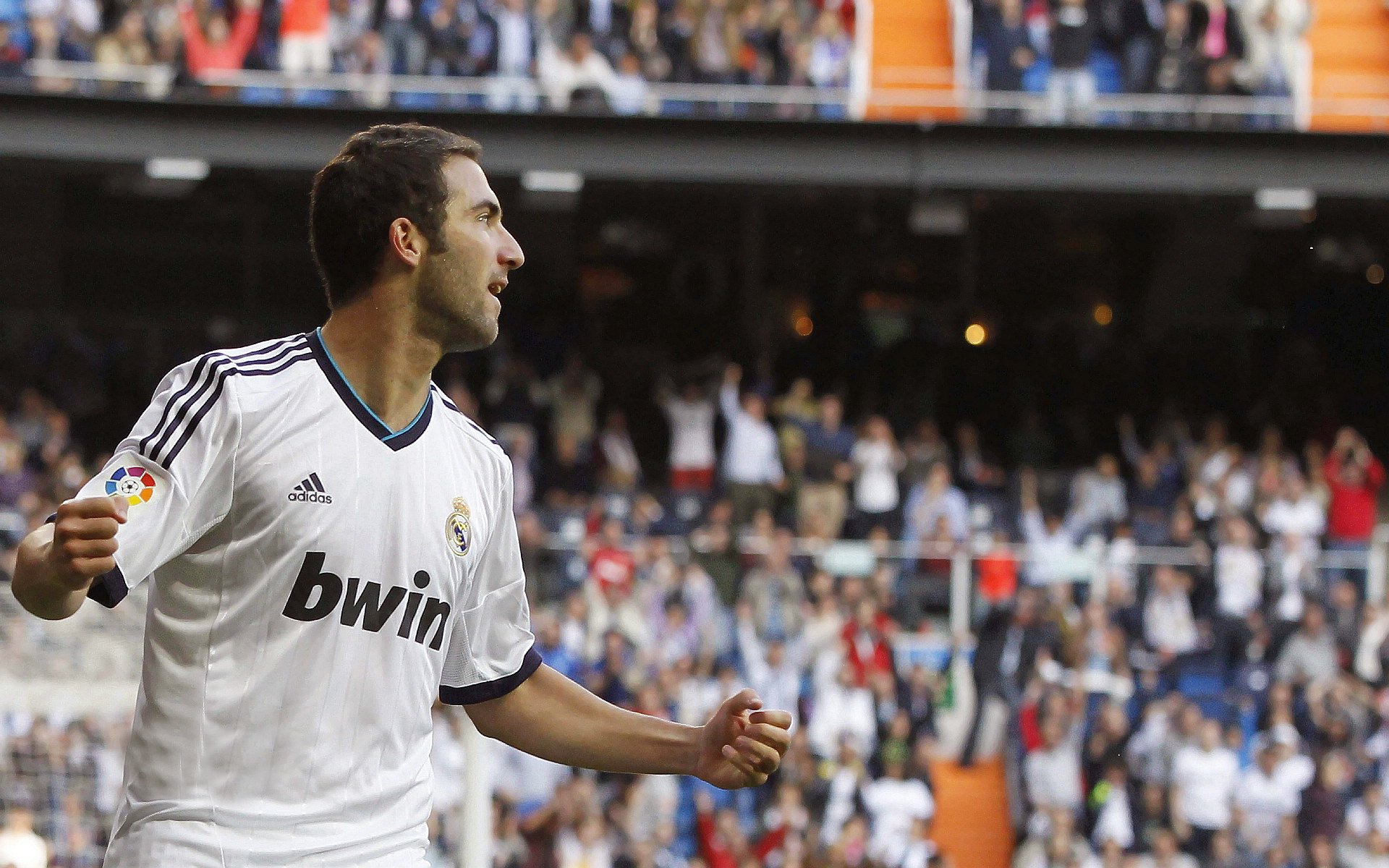 德甲争冠战之夜，浓眉在焦点战证明自己