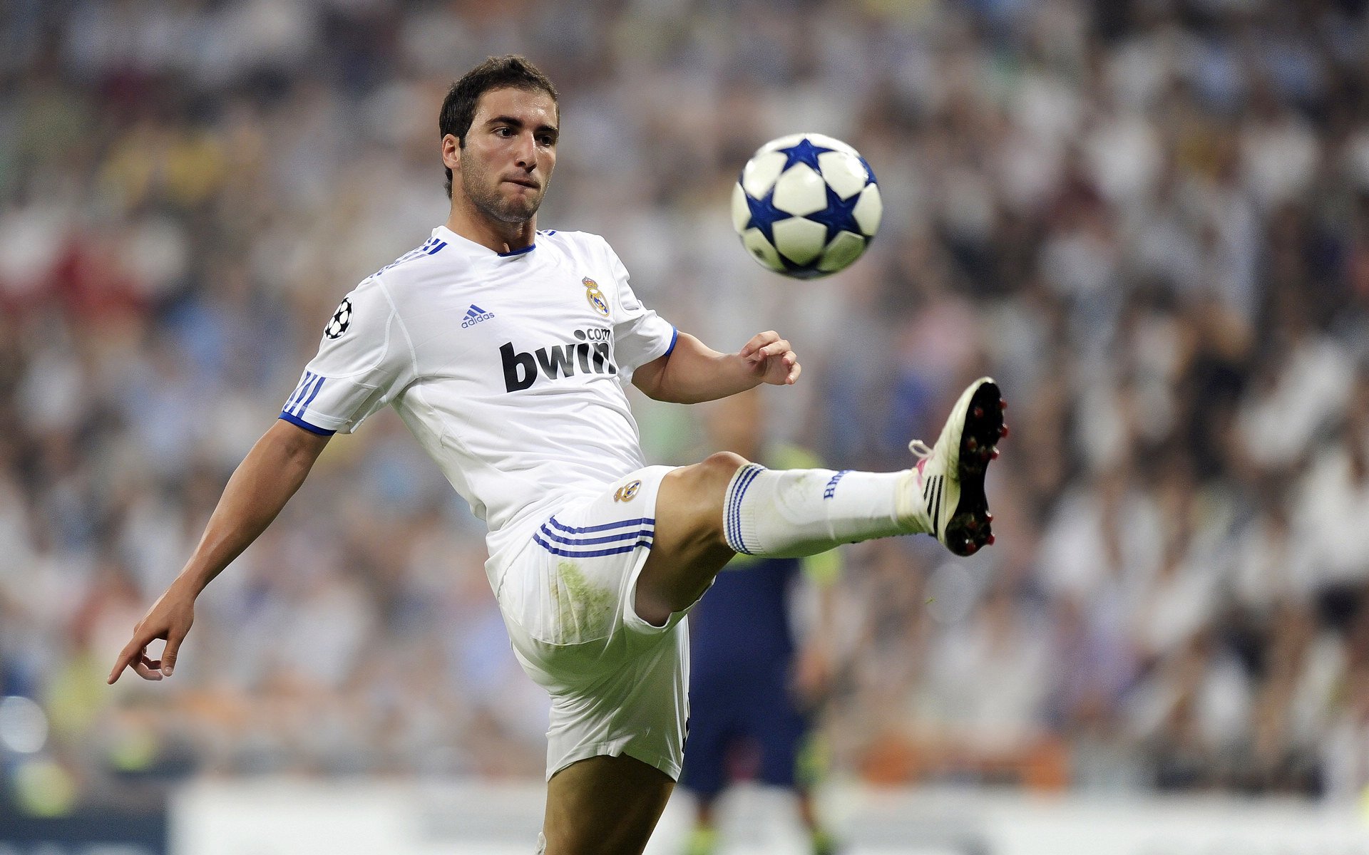 突尼斯对阵拜仁，卡拉斯科，舞台越大越强