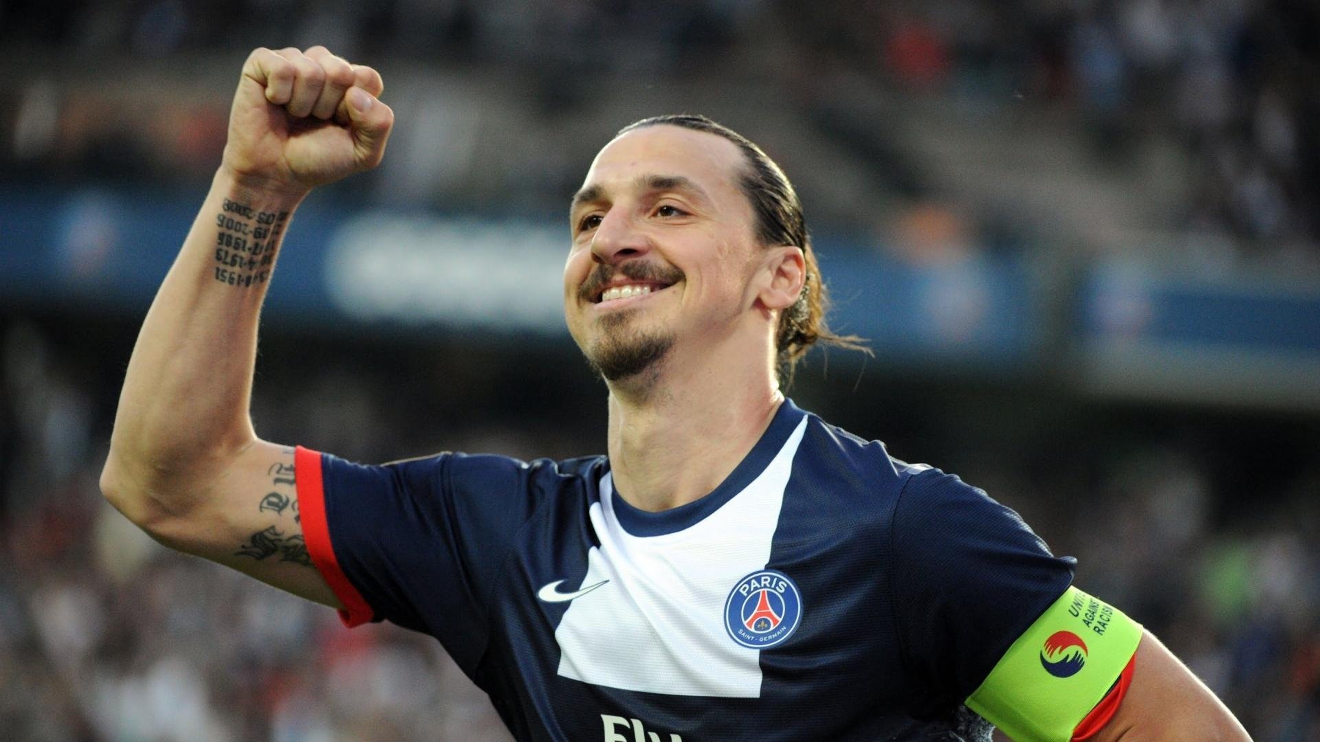 弗拉霍维奇绝杀爆发，巴黎圣日耳曼争冠战险胜那不勒斯