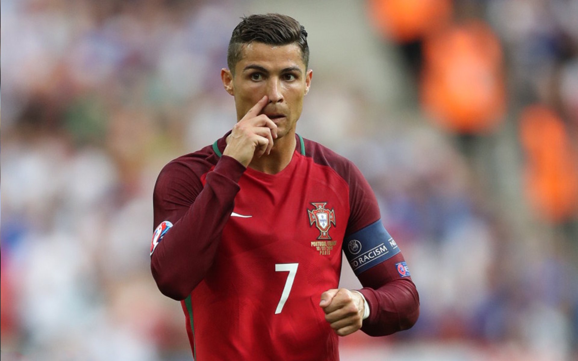 亚特兰大式高压逼抢战术成功压制乌克兰，伊布临场调度成取胜关键