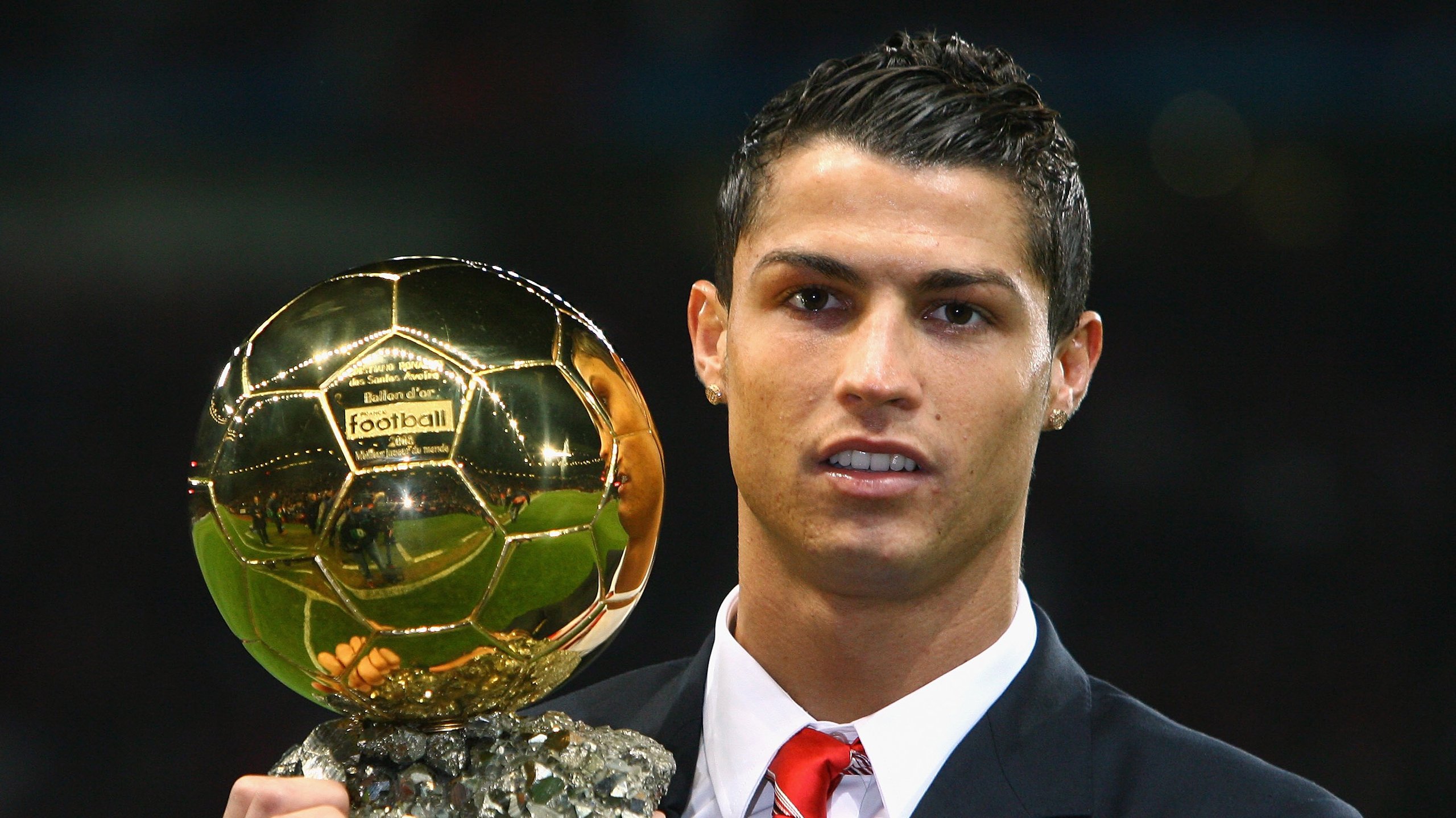 奥运周期关键战之夜,皮克关键时刻站出来